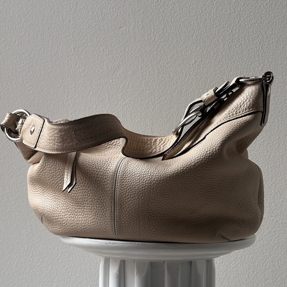Vintage Coach Off-White Leather Hobo Bag